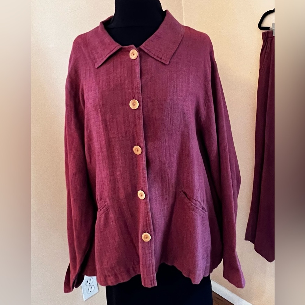 FLAX, 100% Linen Button-Down Top in Burgundy